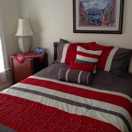 The Yellow House Bed & Breakfast Stanstead Plain Eksteriør bilde