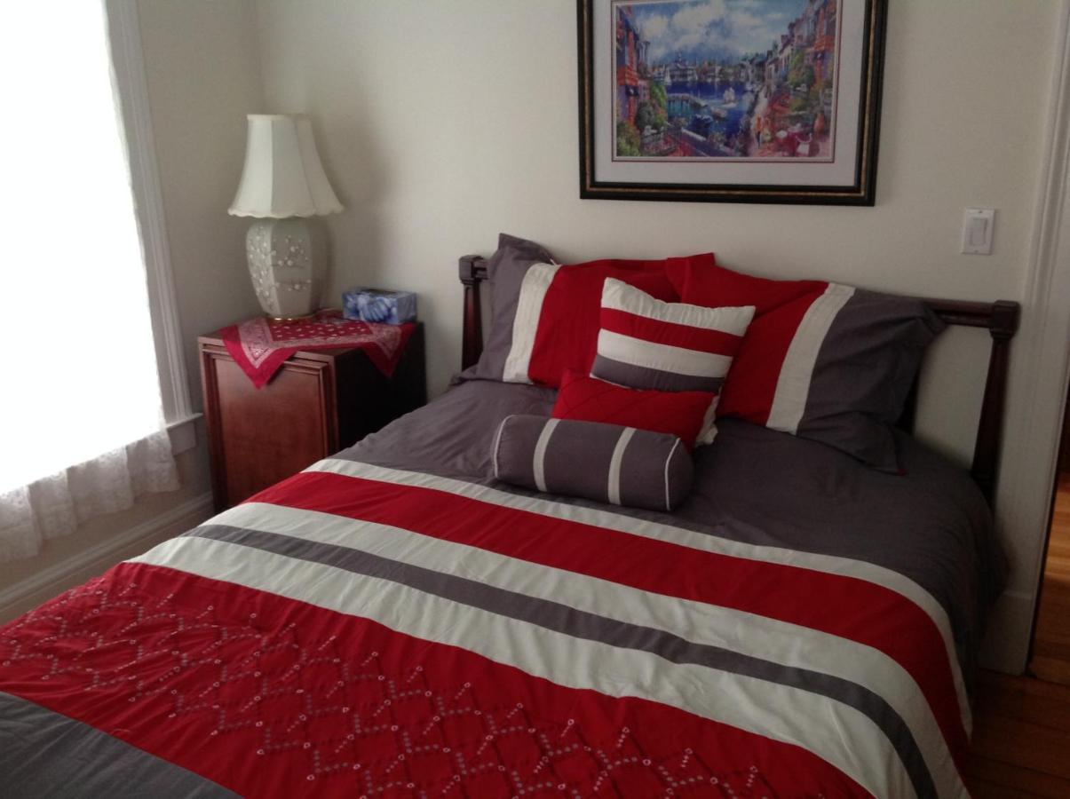 The Yellow House Bed & Breakfast Stanstead Plain Eksteriør bilde