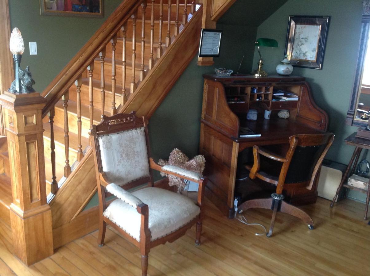 The Yellow House Bed & Breakfast Stanstead Plain Eksteriør bilde