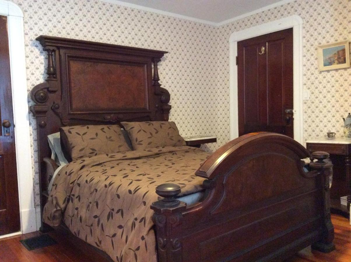 The Yellow House Bed & Breakfast Stanstead Plain Eksteriør bilde