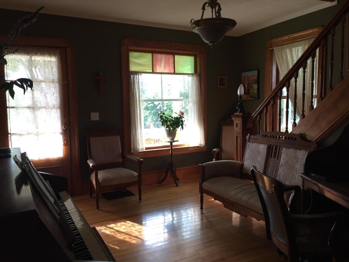 The Yellow House Bed & Breakfast Stanstead Plain Eksteriør bilde