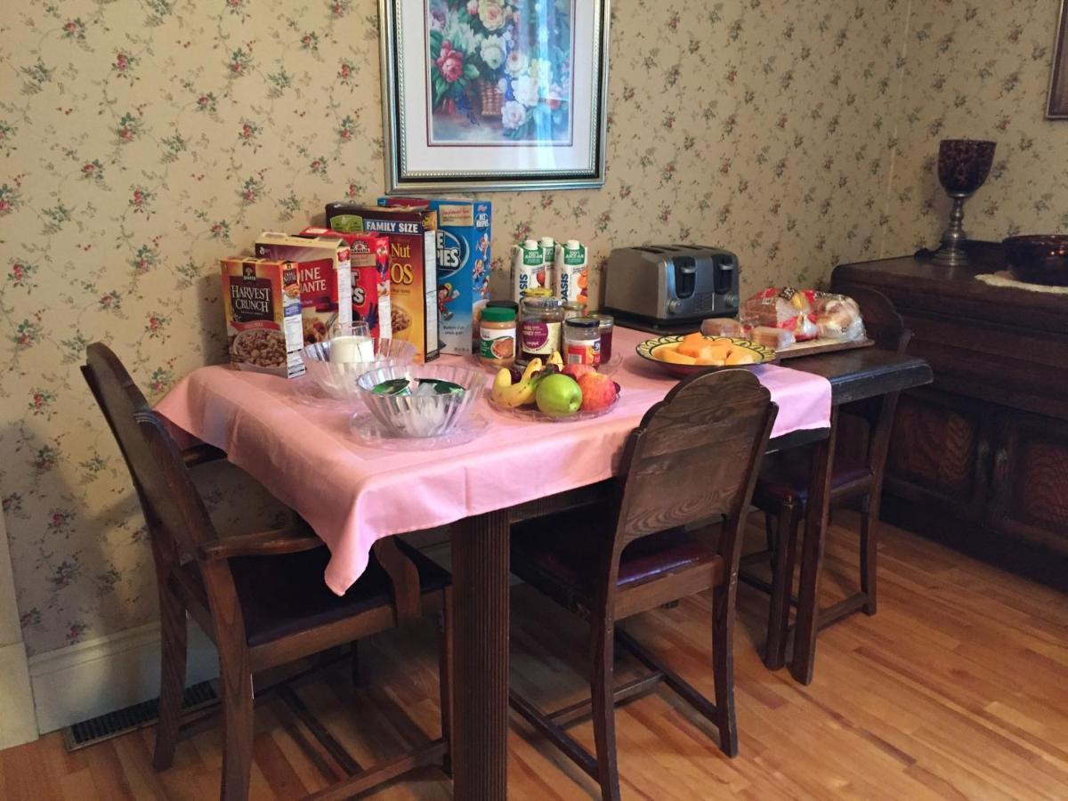 The Yellow House Bed & Breakfast Stanstead Plain Eksteriør bilde