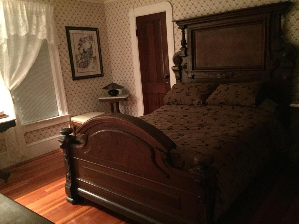 The Yellow House Bed & Breakfast Stanstead Plain Eksteriør bilde